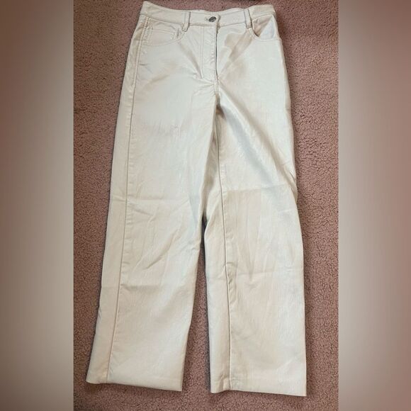 Wilfred Aritzia Women's Cream Vegan Leather slacks size 4 minor flaw - Picture 1 of 5